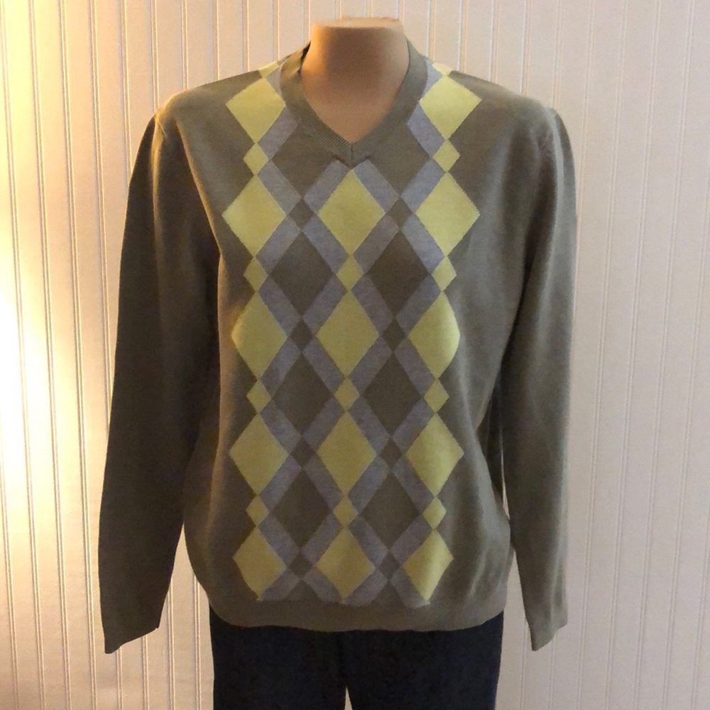 Men’s Banana Republic sweater size S. Rustic green